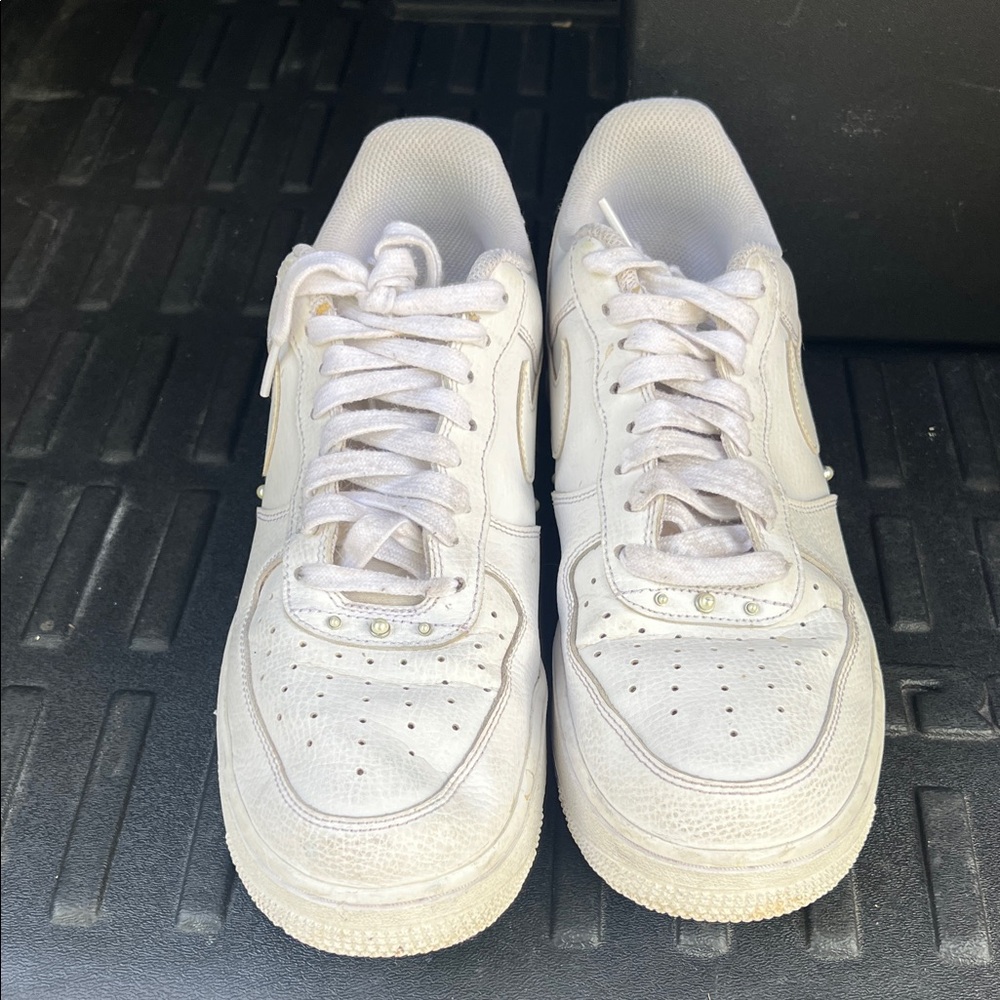 Nike Women's White Low-Top Athletic Sneakers